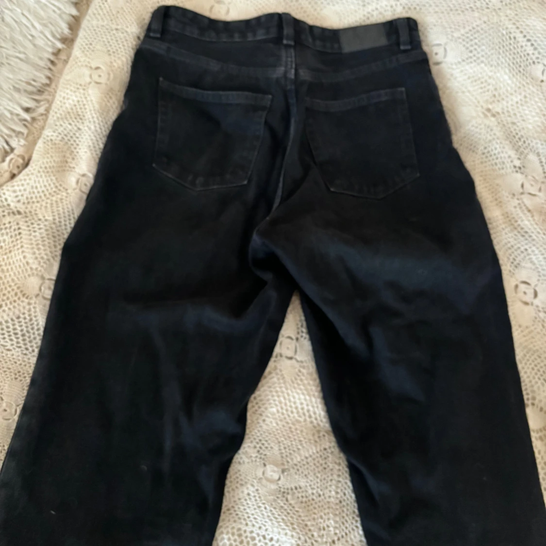 Svarta byxor från Monki - 91