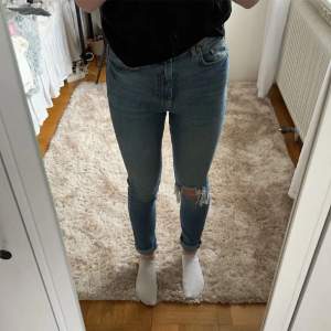 Jeans från Gina Tricot ”Leah”  Fint skick!  Storlek 36