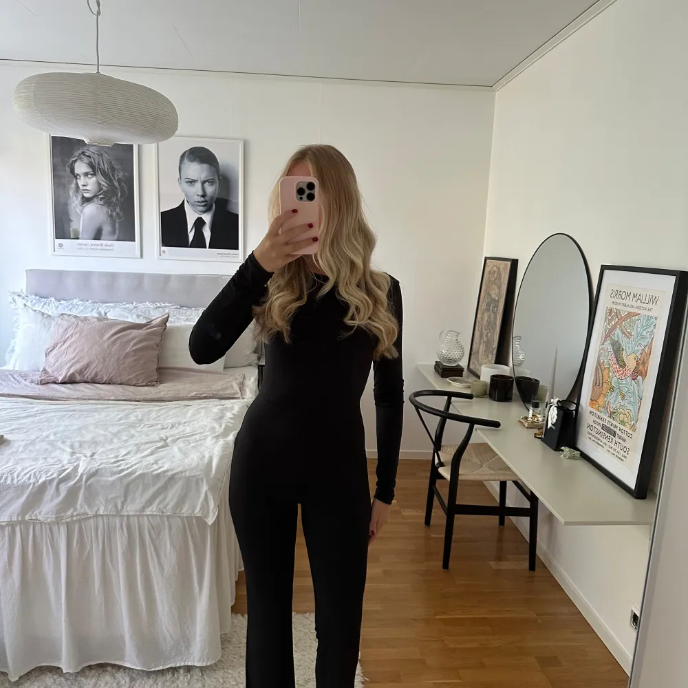 Jumpsuit från LojsanxNakd, aldrig använd, köpare står för frakten💕. Klänningar.