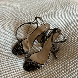 Klackar  - Klackar i ormmönster