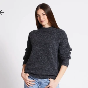 Stickad tröja  - Nästan aldrig använd!