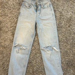 jeans - säljer dessa straight leg jeansen från gina som ej passar mig längre 