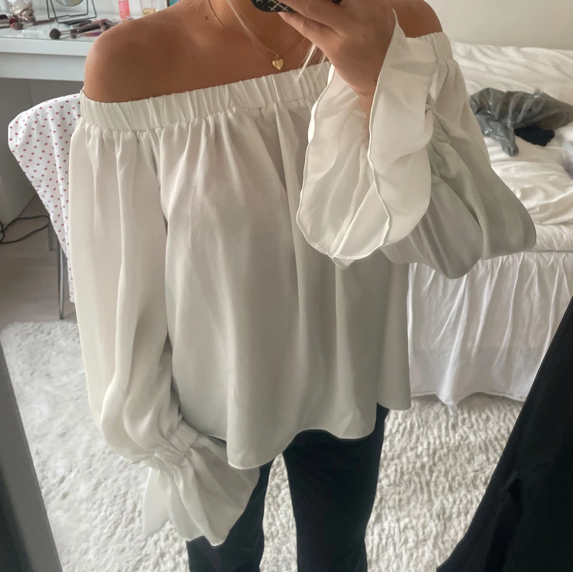 Off shoulder blus  - 90