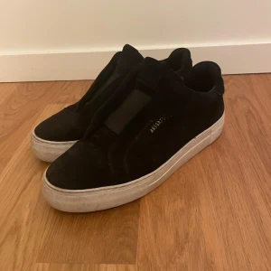 Arigato laceless - Riktigt chill Arigato skor till skolan eller till hösten! Nypris: 2500kr 