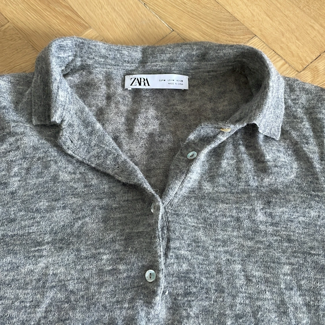 Grå tjocktröja  - 90