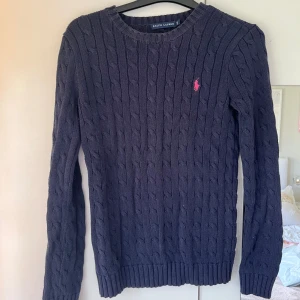 Ralph Lauren tröja  - Stickad Ralph Lauren tröja i storlek S