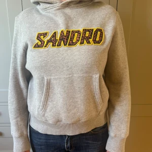Sandro Paris hoodie  - Sandro Paris hoodie!! Skriv vid intresse eller vid frågor!❤️