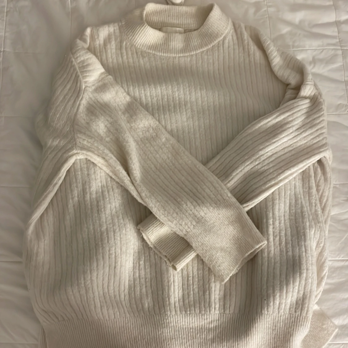 Oversized vit stickad tröja  - 90