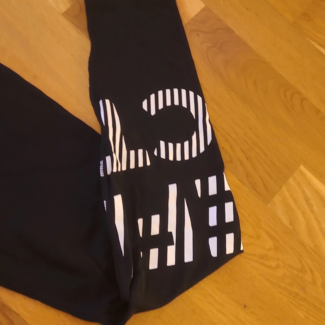 Svarta leggings från H&M Sport - 90