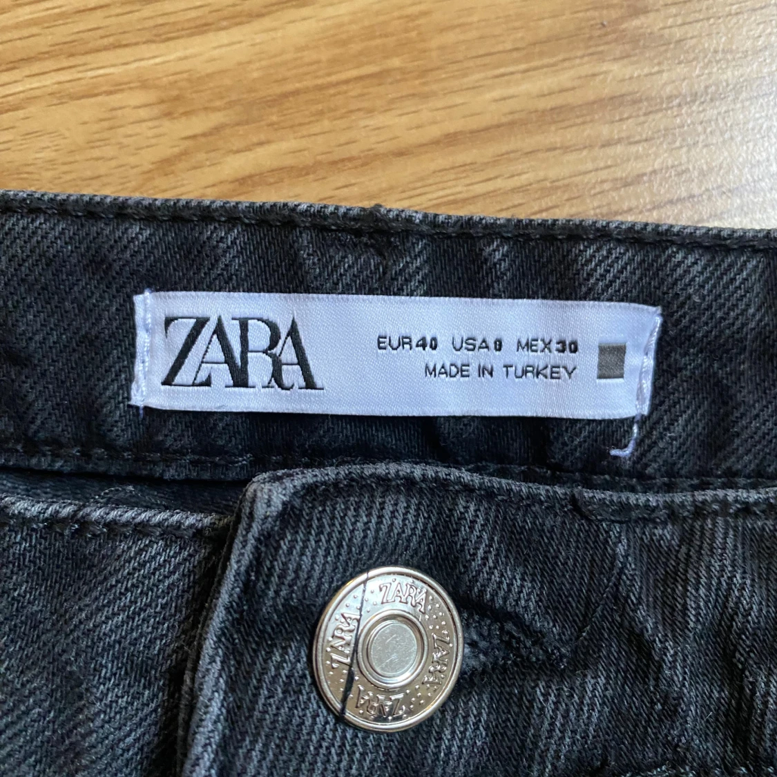 Svarta jeansshorts från Zara - 2