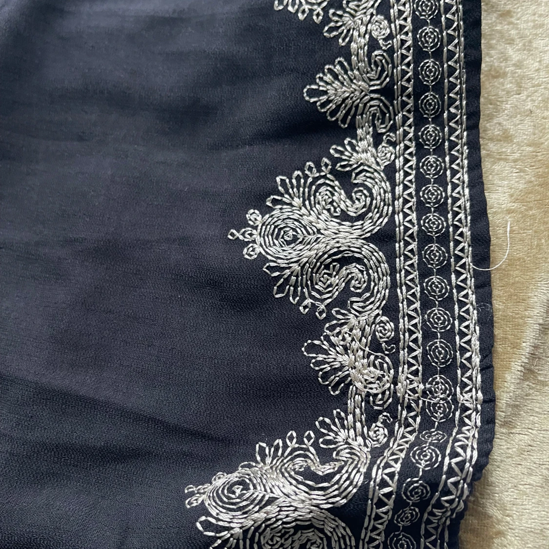 Svart långkjol från In Vogue Paris - 1