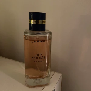 Her choice, la rive  - Her choice parfym från La Rive🌸100ml, och sällan använd!