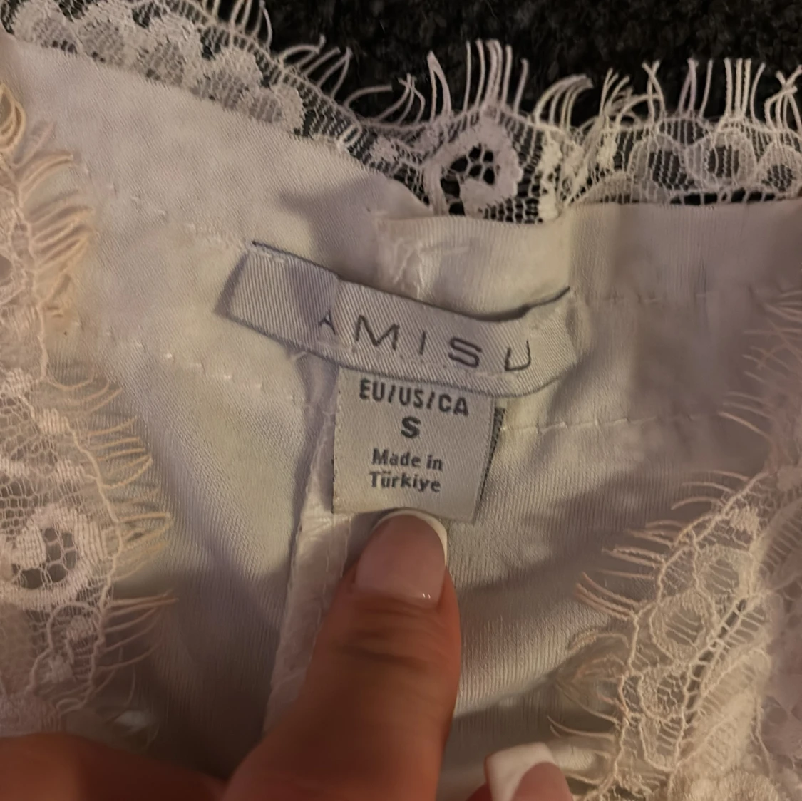 Vit linnetopp från Amisu - 1