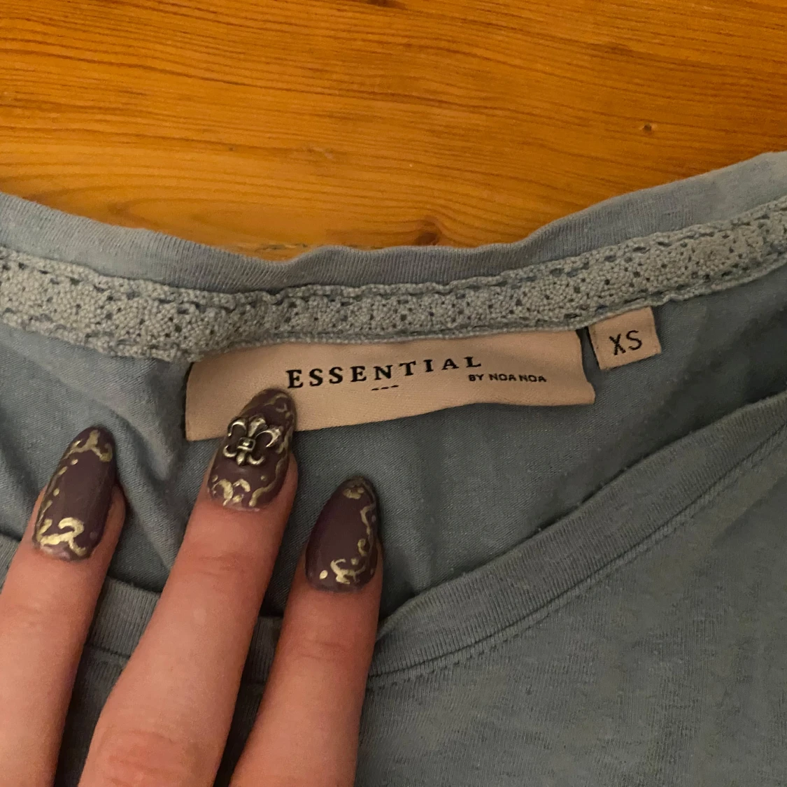 Ljusblå långärmad topp från Essential - 1