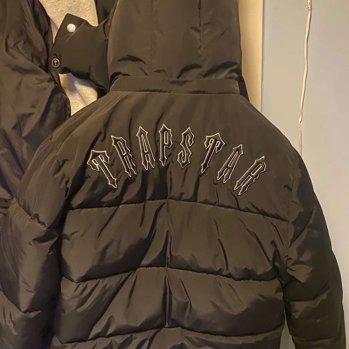 Svart pufferjacka från Trapstar - 4