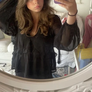 Bikbok blus  - Jättefin blus ifrån bikbok. Bra skick. Storlek xs.