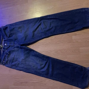  True Religion Jeans - Säljer ett par blå jeans från True Religion. Storleken är 36 och priset går att diskuteras🔥😁