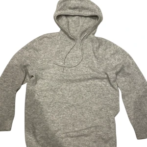 Merinoull hoodie - Säljer denna hoodie av merinoull. Den är väl andvänd men fortfarande i bra skick. Hör av er vid frågor eller funderingar.