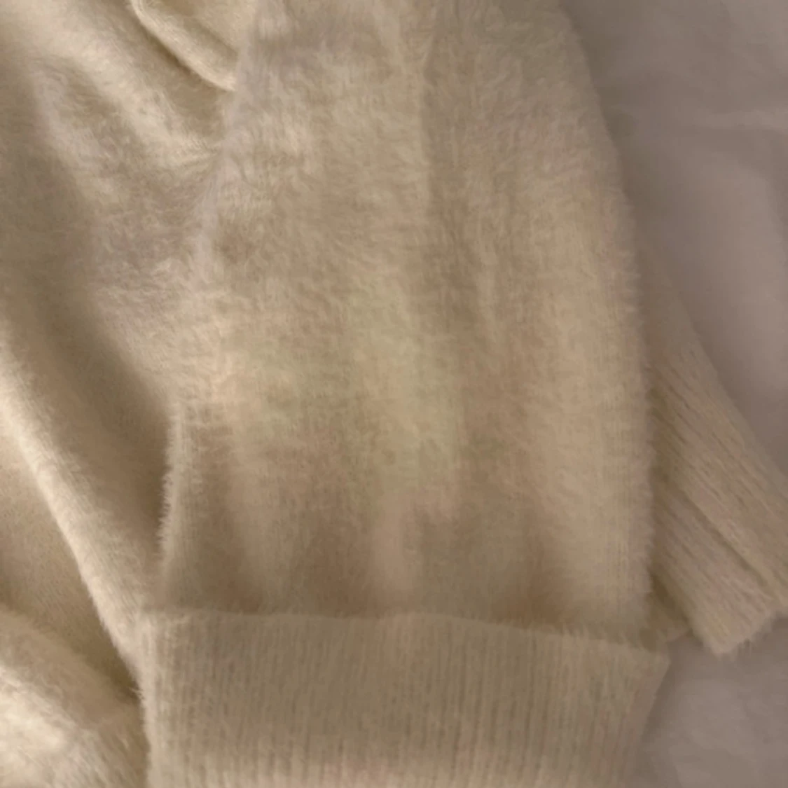 Vit stickad tröja  - 92