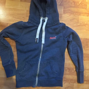 Superdry hoodie - Skriv frågor 