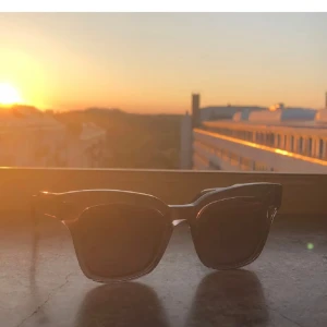 Svarta solglasögon från Chimi - Snygga svarta solglasögon från Chimi, modell #005 Ginger. Så fina ju men kommer inte till användning 💕