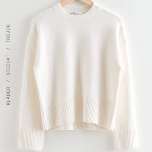 &otherstories stickad tröja  - Super fin stickad tröja från otherstories i storlek S🌟 endast använd 2 gånger så i väldigt fint skick! Köpt för 550&