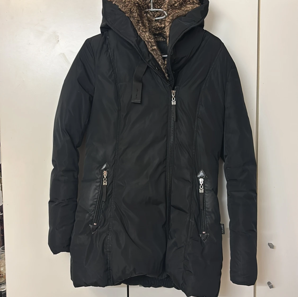 Svart vinterjacka från Hollies - 1