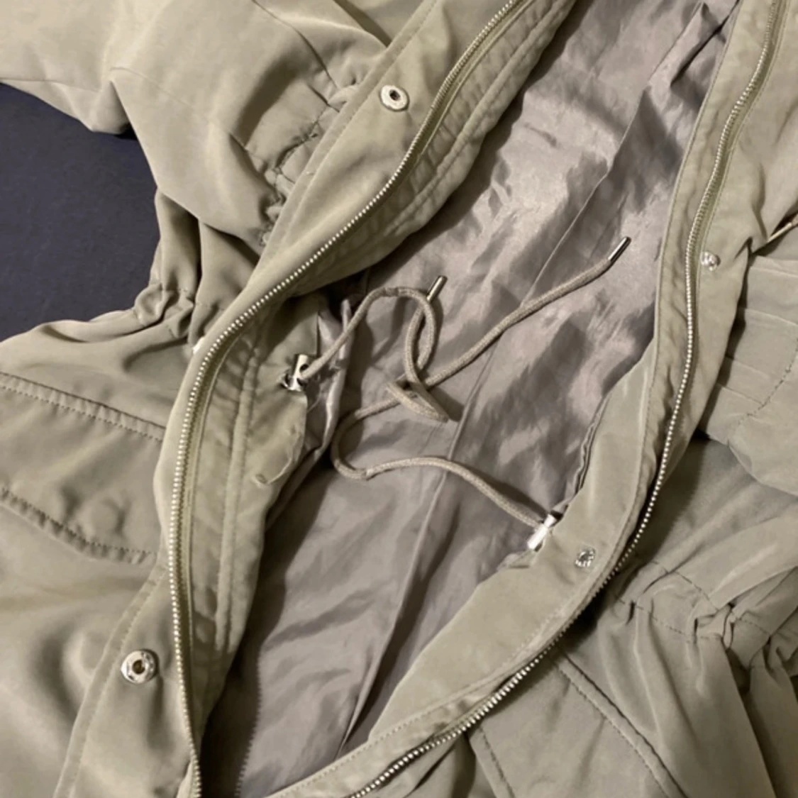 Olivgrön parkajacka från My Wear Woman - 1