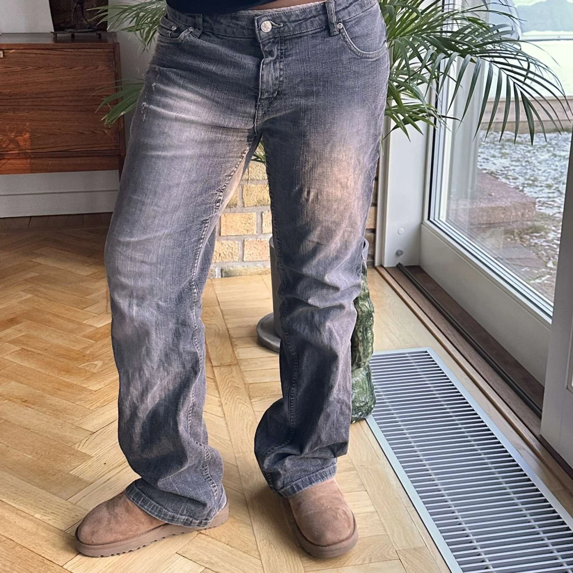 Grå jeans