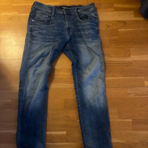 Replay anbass hyperflex  - Skick 10/10 köpta helt nya använda Max 5 gånger, storlek 32/32 kan användas till liknande storlekar då de är hyperflex