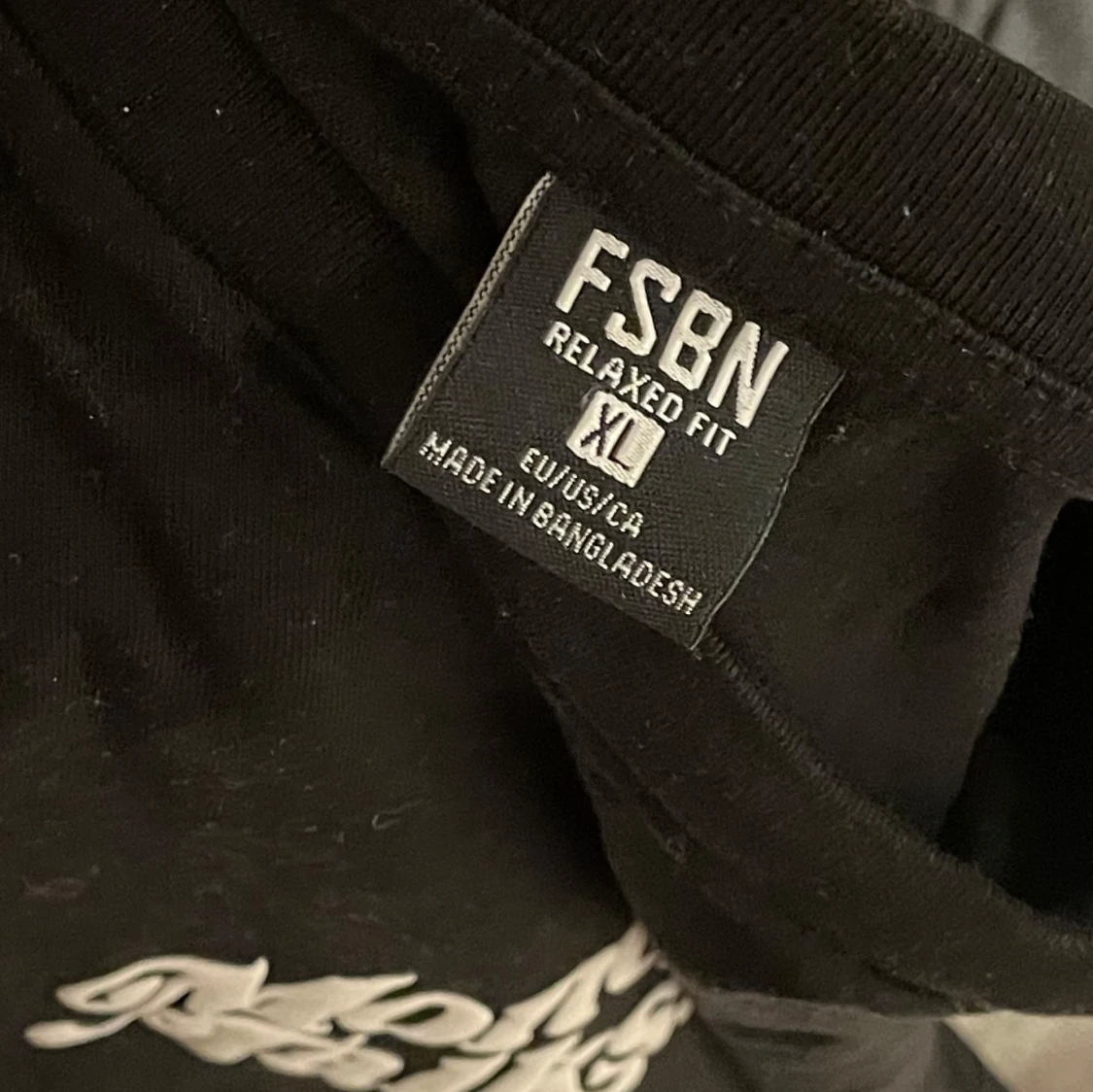 Svart t-shirt från FSBN - 91