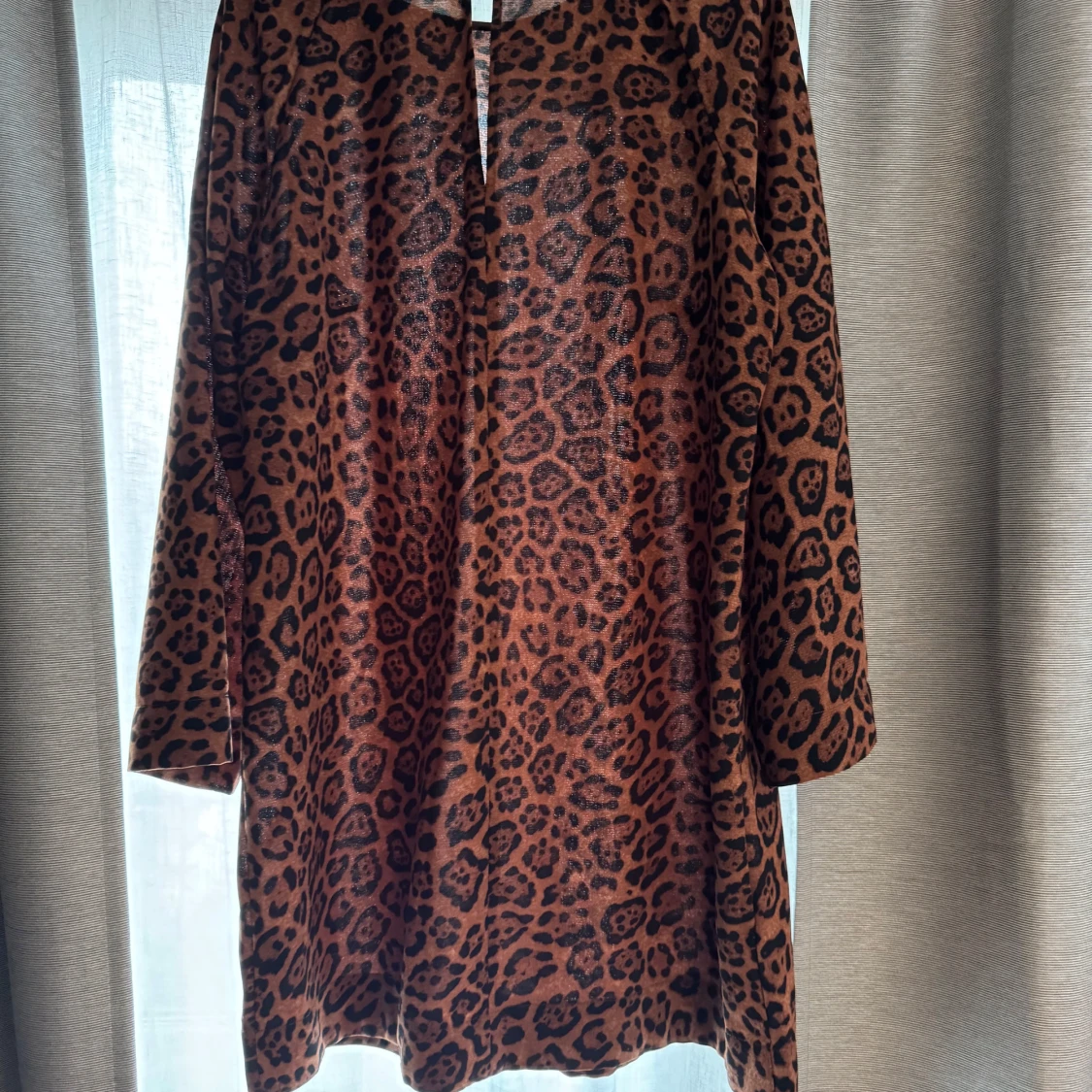 Leopardmönstrad klänning från H&M - 90