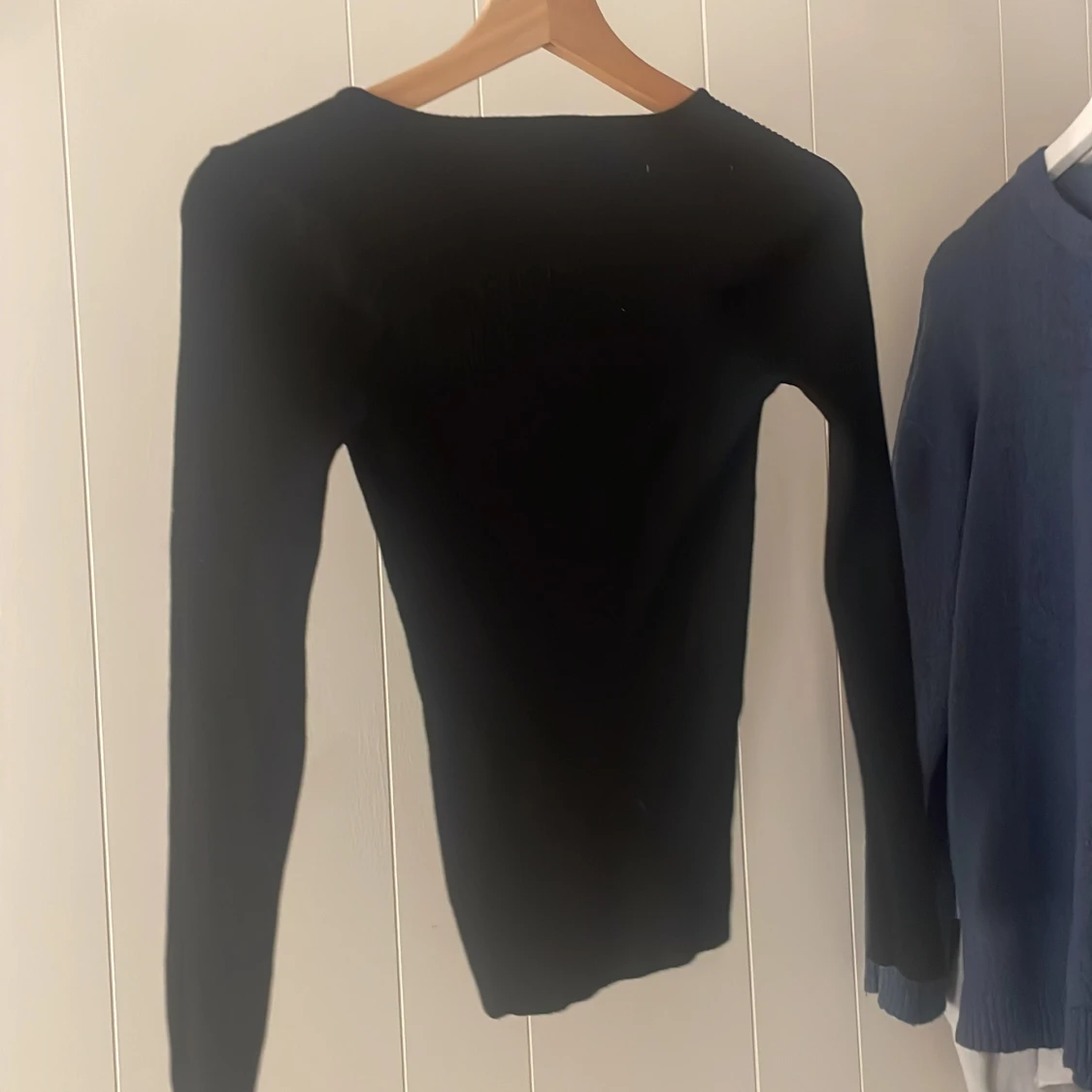 Svart ribbad tröja från Amisu - 90