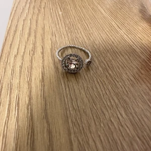 Lily and rose ring  - Lily and rose Miranda ring. Färg light pink. Bra skick