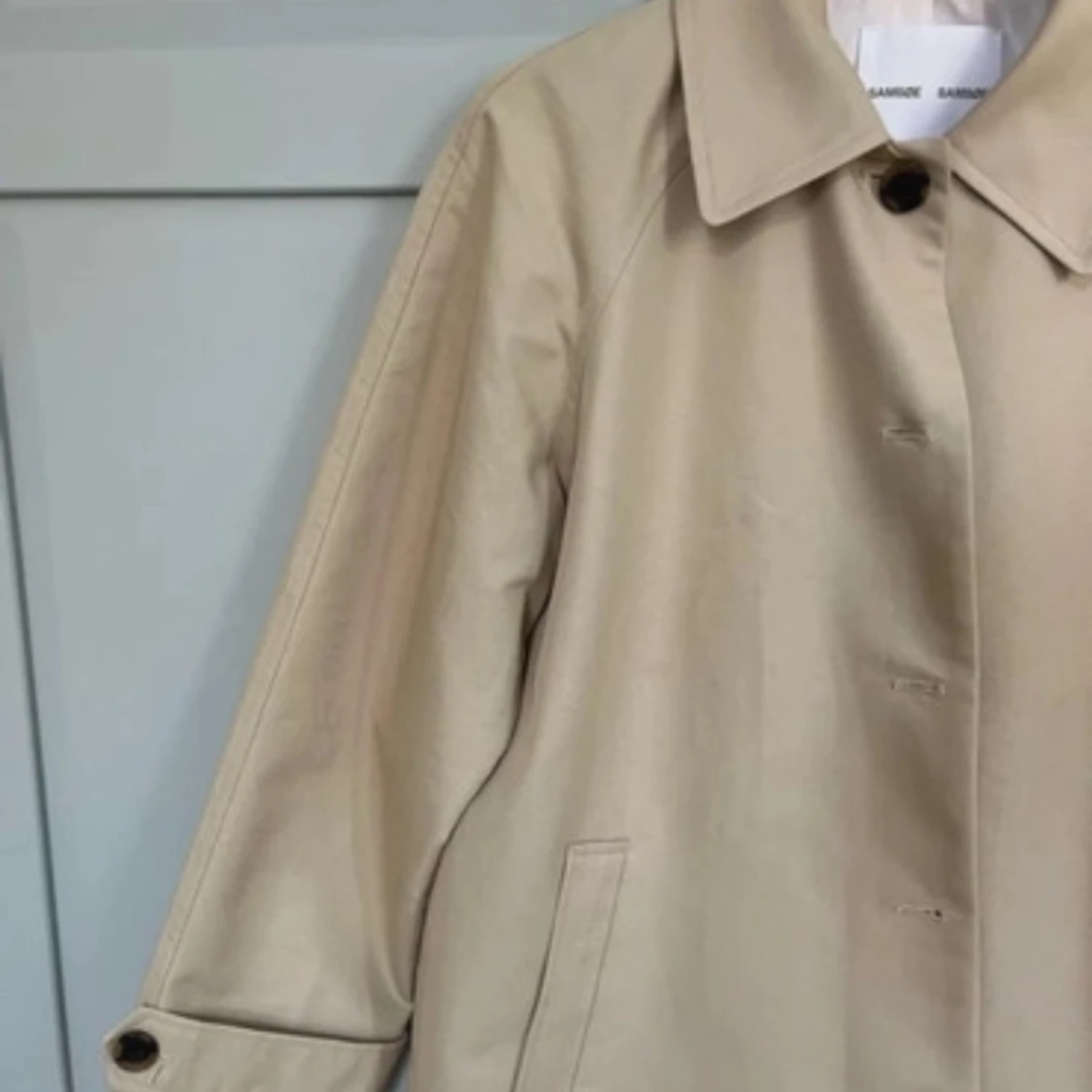 Kort trenchcoat från Samsoe Samsoe - 92