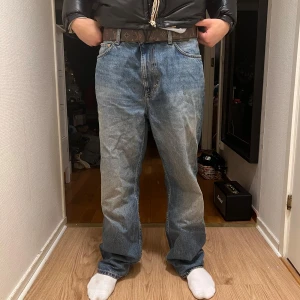 Weekday jeans - Säljer mina snygga blåa jeans från weekday i mycket bra skick. Hör av er om fågor eller bilder. 🤝🤝