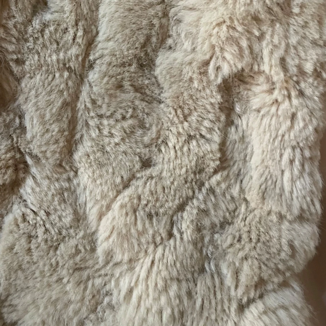 Beige pälsväst från Zara - 90