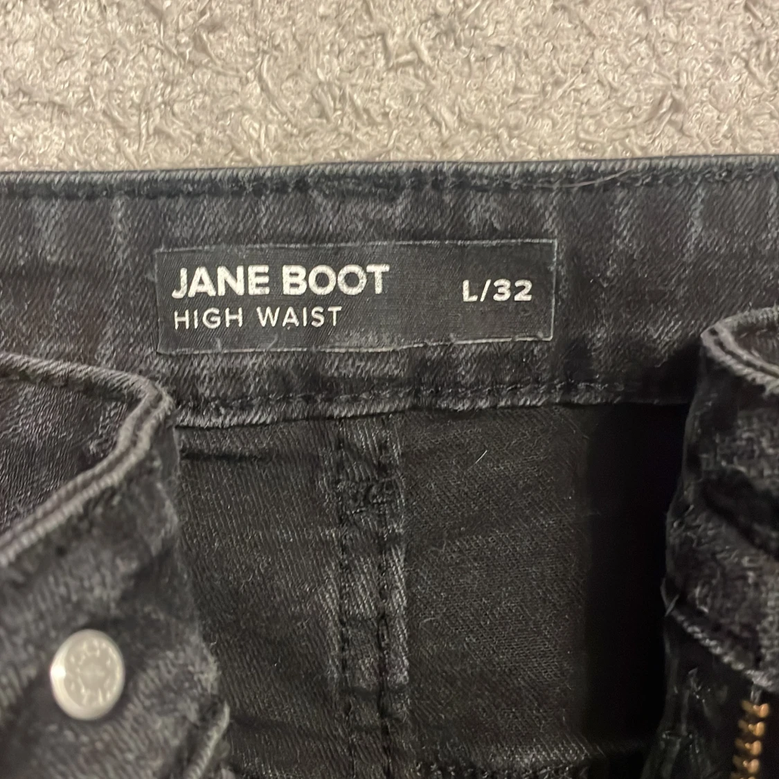 Svarta bootcut jeans från Jane Boot - 90