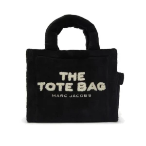 Svart tote bag från Marc Jacobs - Helt oanvänd väska från Marc Jacobs köpt från Nelly. Nypris 3379kr, men jag säljer den för 2000kr. Har tyvärr inte kvar prislappen, men den har endast stått på en hylla sedan köpet.