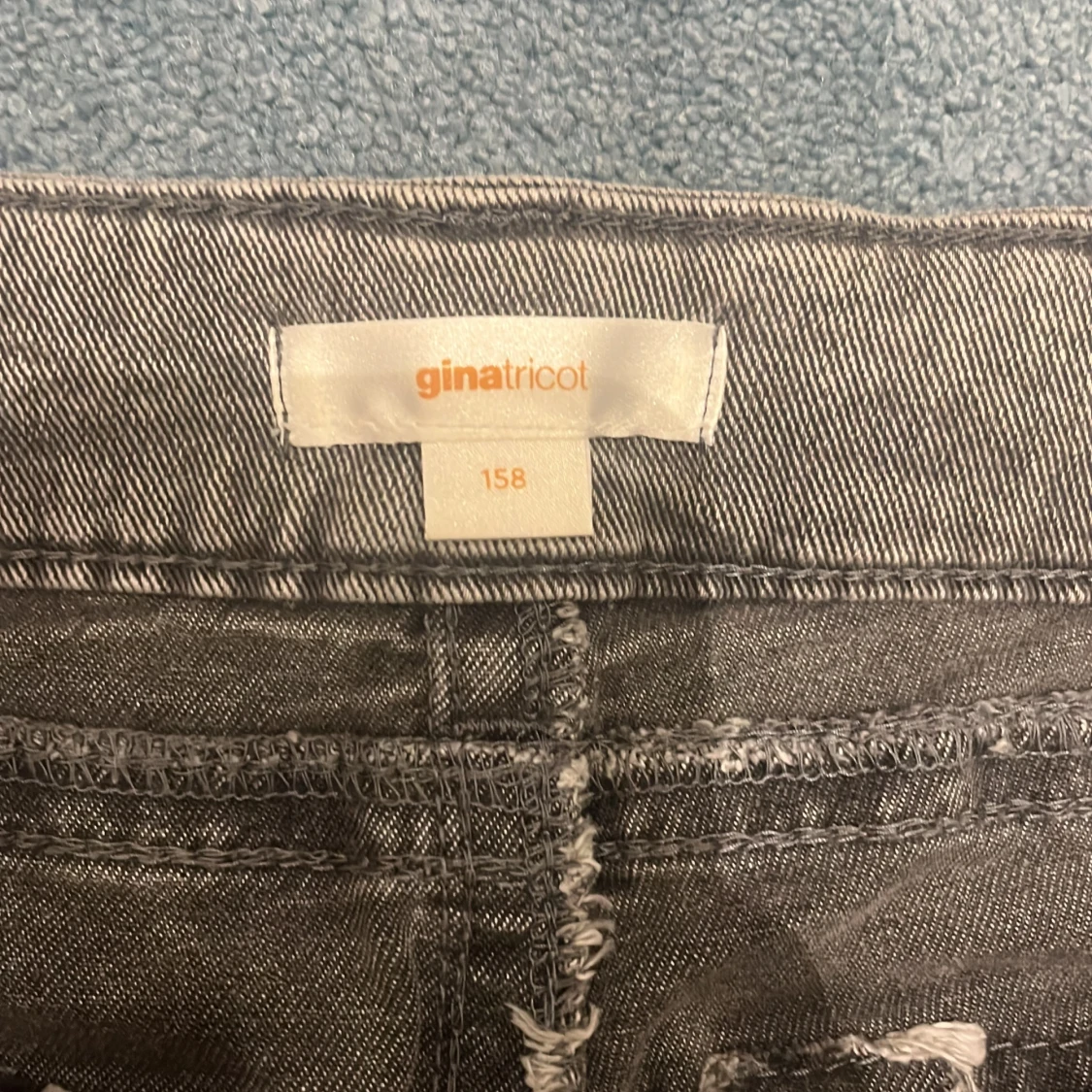 Grå bootcut jeans från Gina Tricot - 91