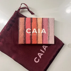 Eyeshadow palette CAIA - DISCO FEVER EYE SHADOW PALETTE!! Helt ny och oöppnad🙌🏼❤️ värd 365kr