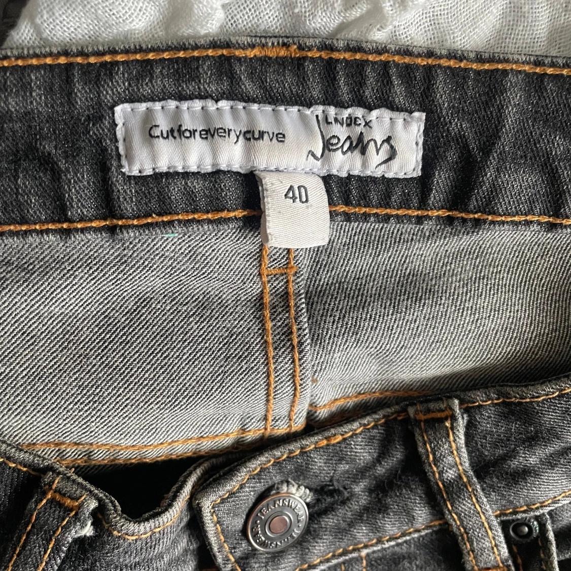 Svarta bootcut lowwaist jeans  - 91