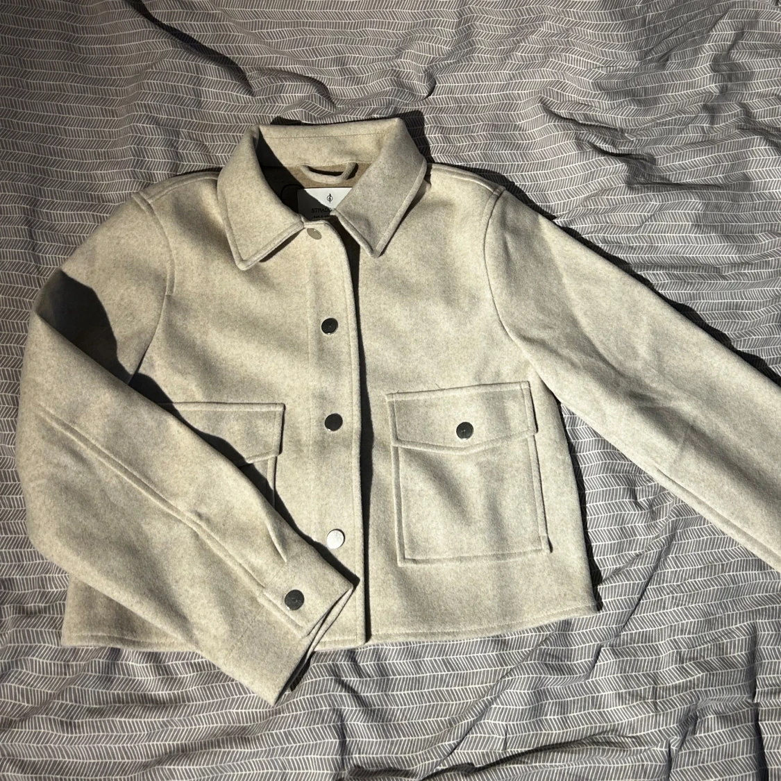 Beige jacka från Stradivarius - 90
