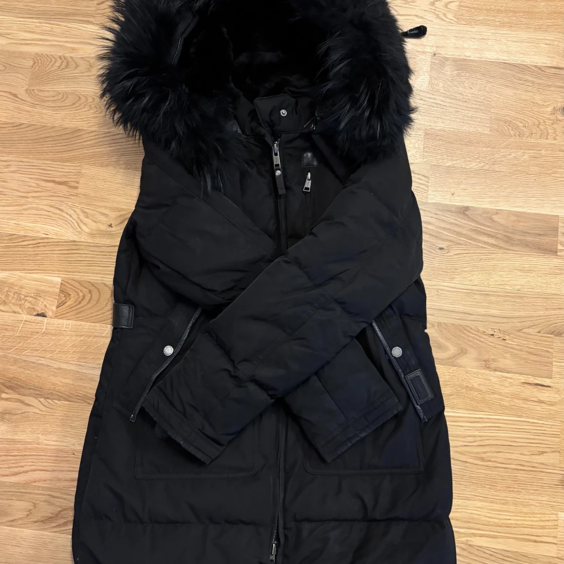 Svart dunjacka från Cedrico