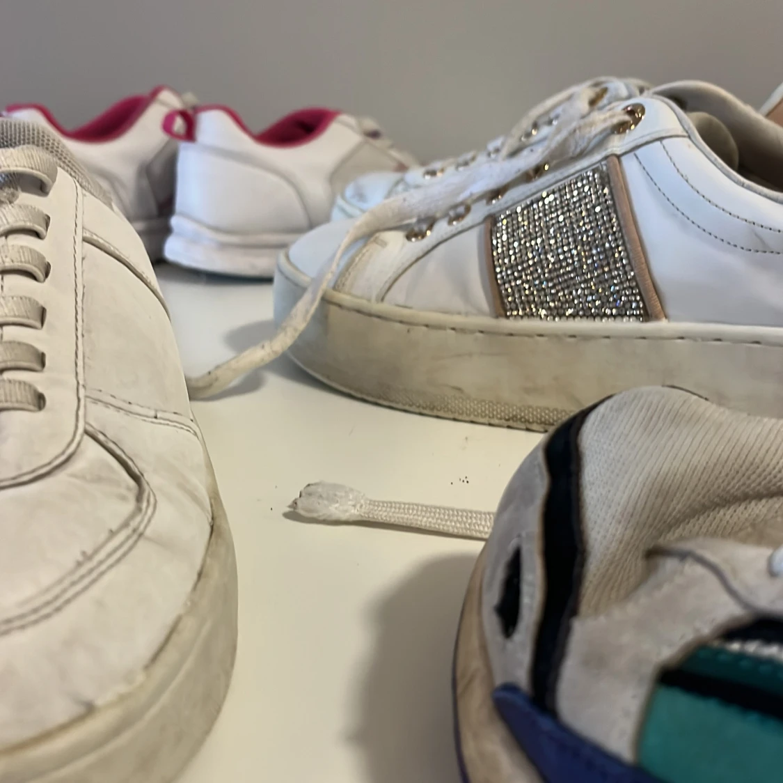 Fyra par sneakers - 91