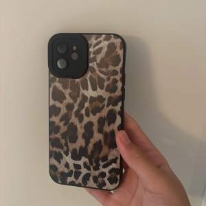 Trendigt leopard mobilskal för iPhone 12💘 pris går att diskuteras 🙌