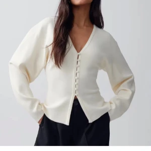 kofta/topp - super snygg gina kofta/topp som är helt ny och slutsåld på hemsidan (pris kan diskuteras)