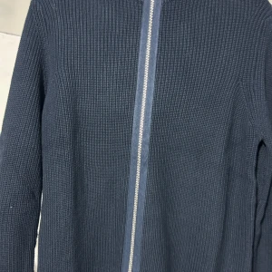 Stickad tröja med zip  - Stickad tröja med hel zip