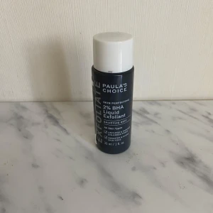 Paula’s Choice - Säljer en oöppnad flaska från Paula’s Choice som är på 30 mil Orginalpriset är 150kr