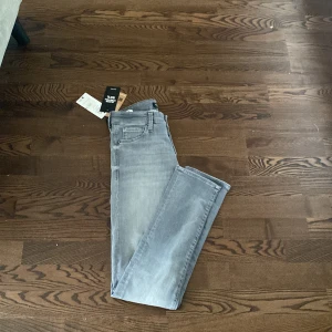 Jack & Jones jeans - 10/10, helt nya